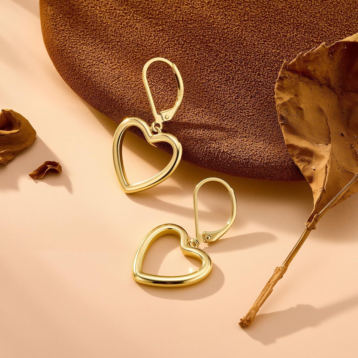 Wholesale Simple Cut Out Heart Earrings Fashionable Earrings