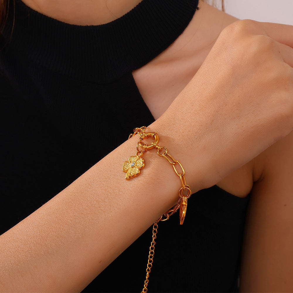 Wholesale Gold sports style retro necklace pendant accessory