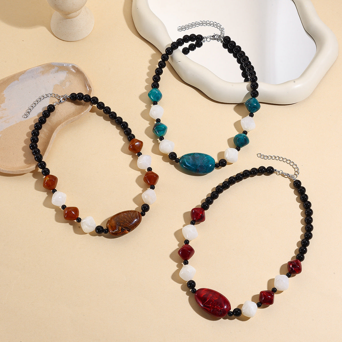 Wholesale Geometric acrylic beaded necklace