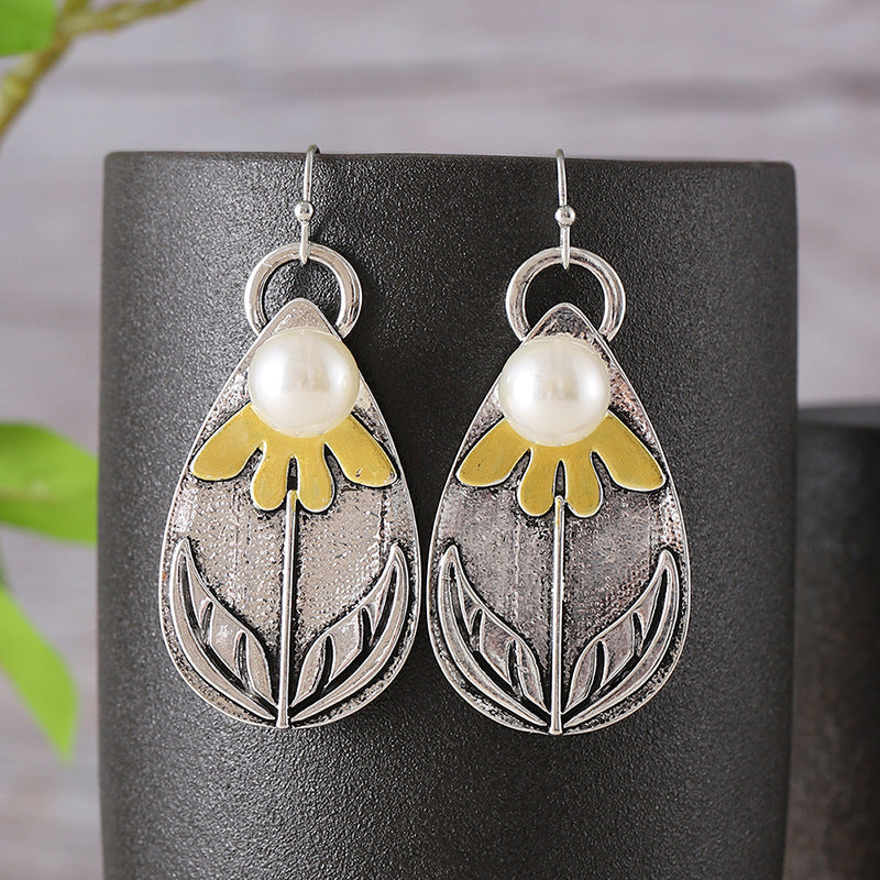 Wholesale Distressed Teardrop-shaped Three-dimensional Lace Leaf Earrings