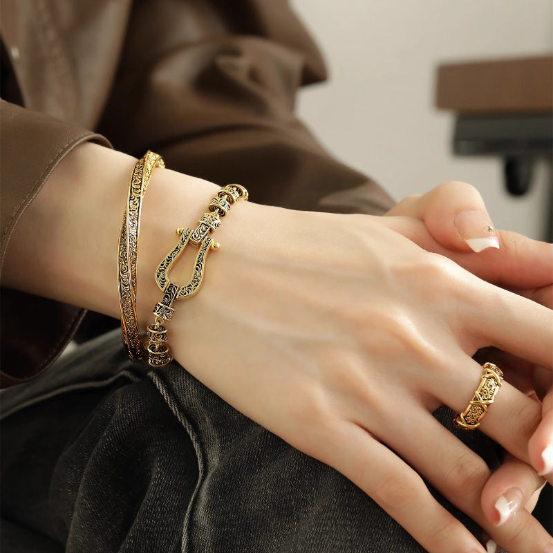 Wholesale Vintage U-shaped Tang Grass Horseshoe Bracelet
