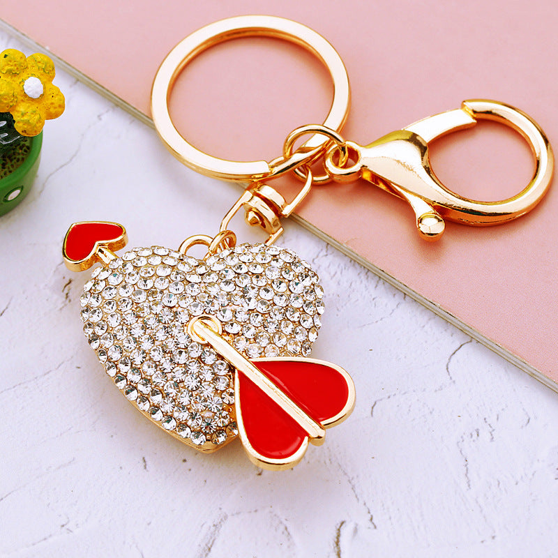 Wholesale Diamond-encrusted One-arrow Heart-piercing Love  Metal  Keychain