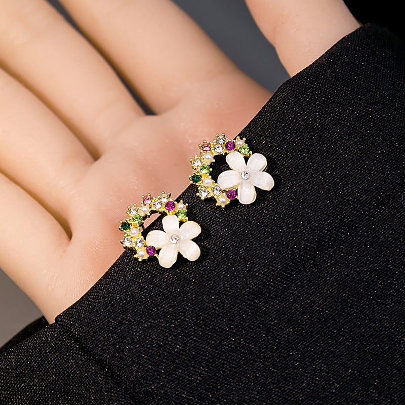 Wholesale Silver Pin Flower Diamond Alloy Earrings