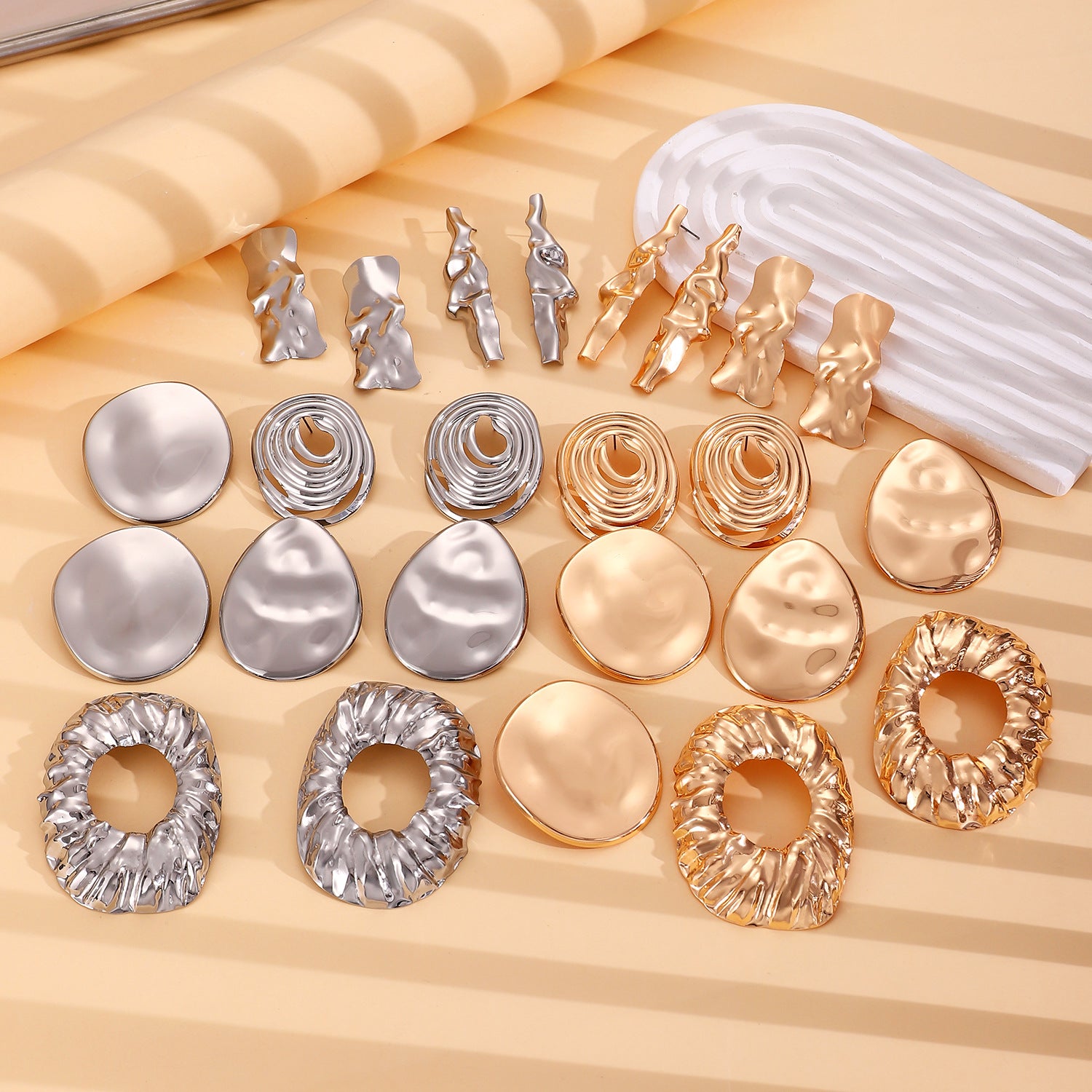 Wholesale Vintage Lava Texture Irregular Geometric Earrings For Women Gold Metal Electroplated Fashion Accessory