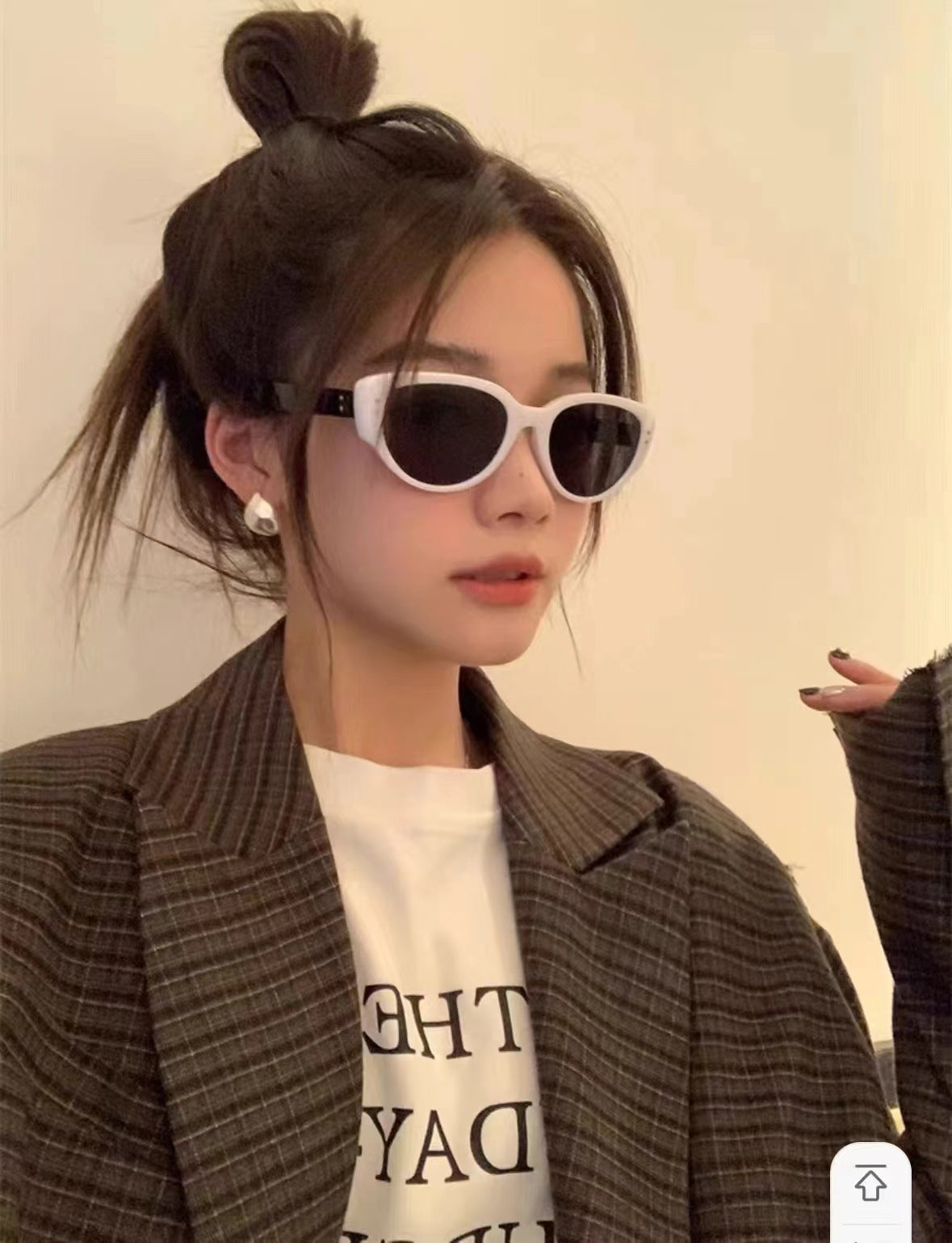 Wholesale Black and white beige cat-eye sunglasses