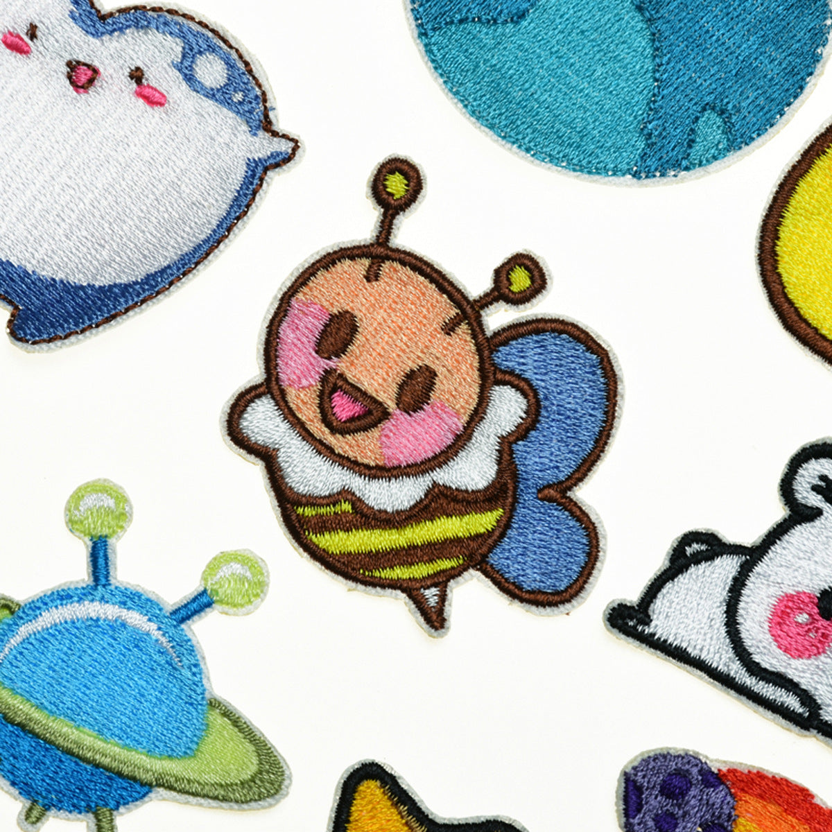 Wholesale Cute Cartoon Bee Embroidered Patch Stylish Decorative Accent For Clothing Hats Towels DIY Craft Supply