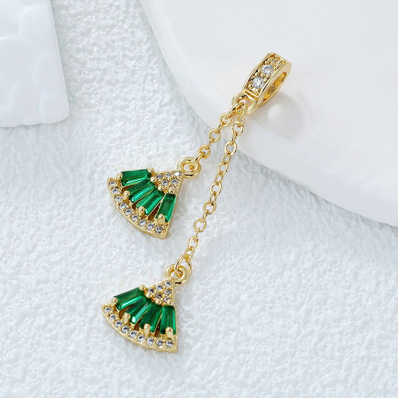 Wholesale Fashion Simple Tassel Micro-inlaid Diamond Copper Plated Real Gold Four-leaf Clover Lucky Grass Pendant