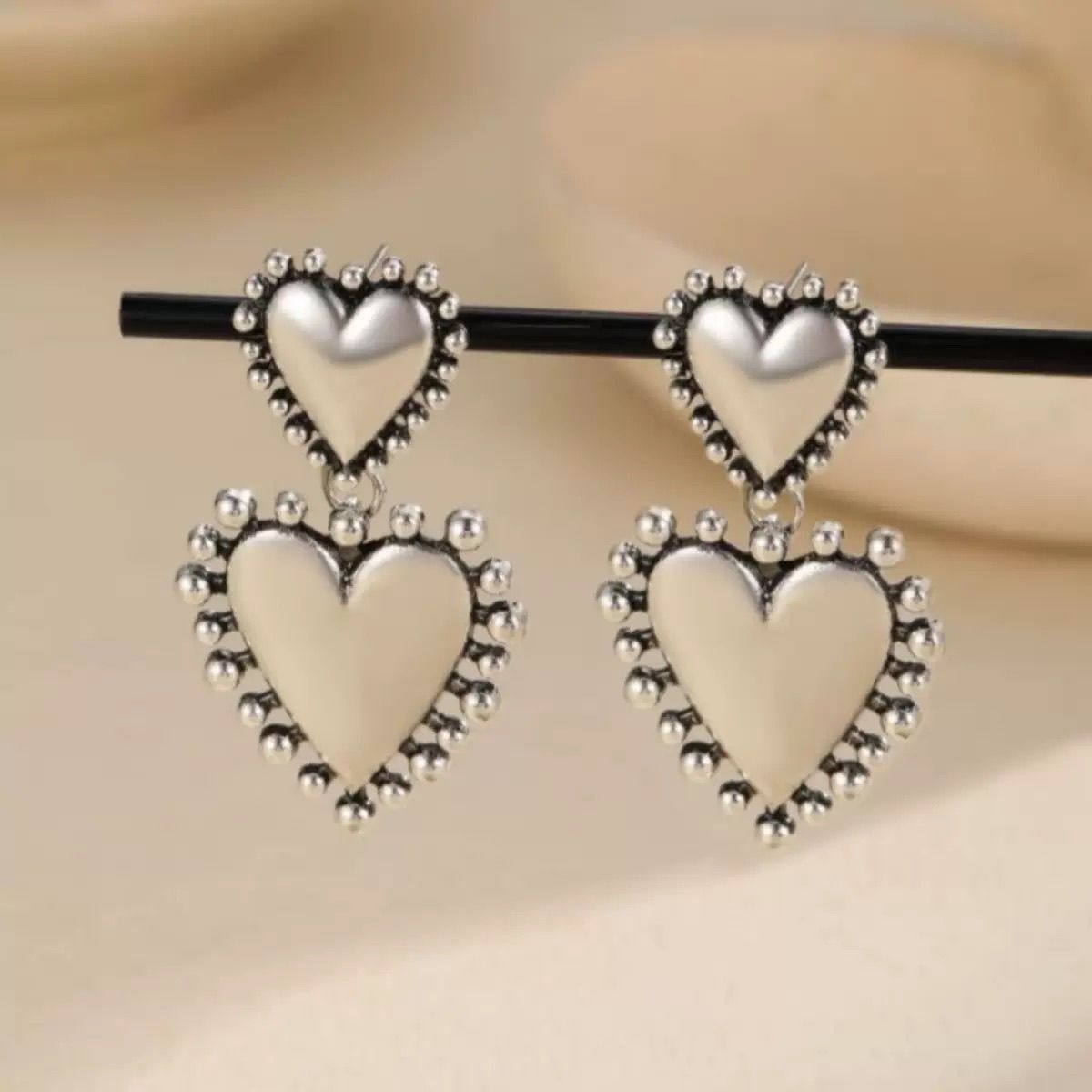 Wholesale Retro Heart Ethnic Style Earrings Antique Silver Alloy Unique Design Party Wear Jewelry Accessory For Resale