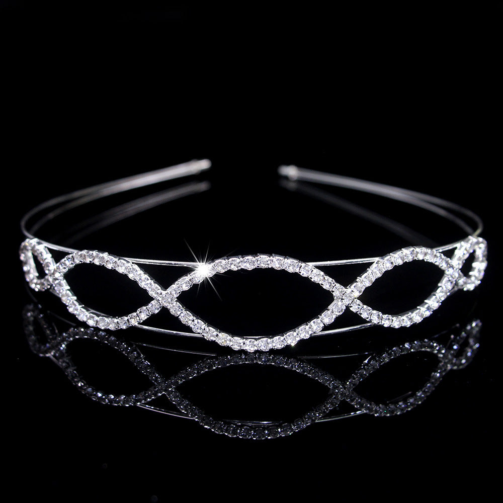 Wholesale Multi-layer pearl high-grade claw necklace exquisite rhinestone heart accessories