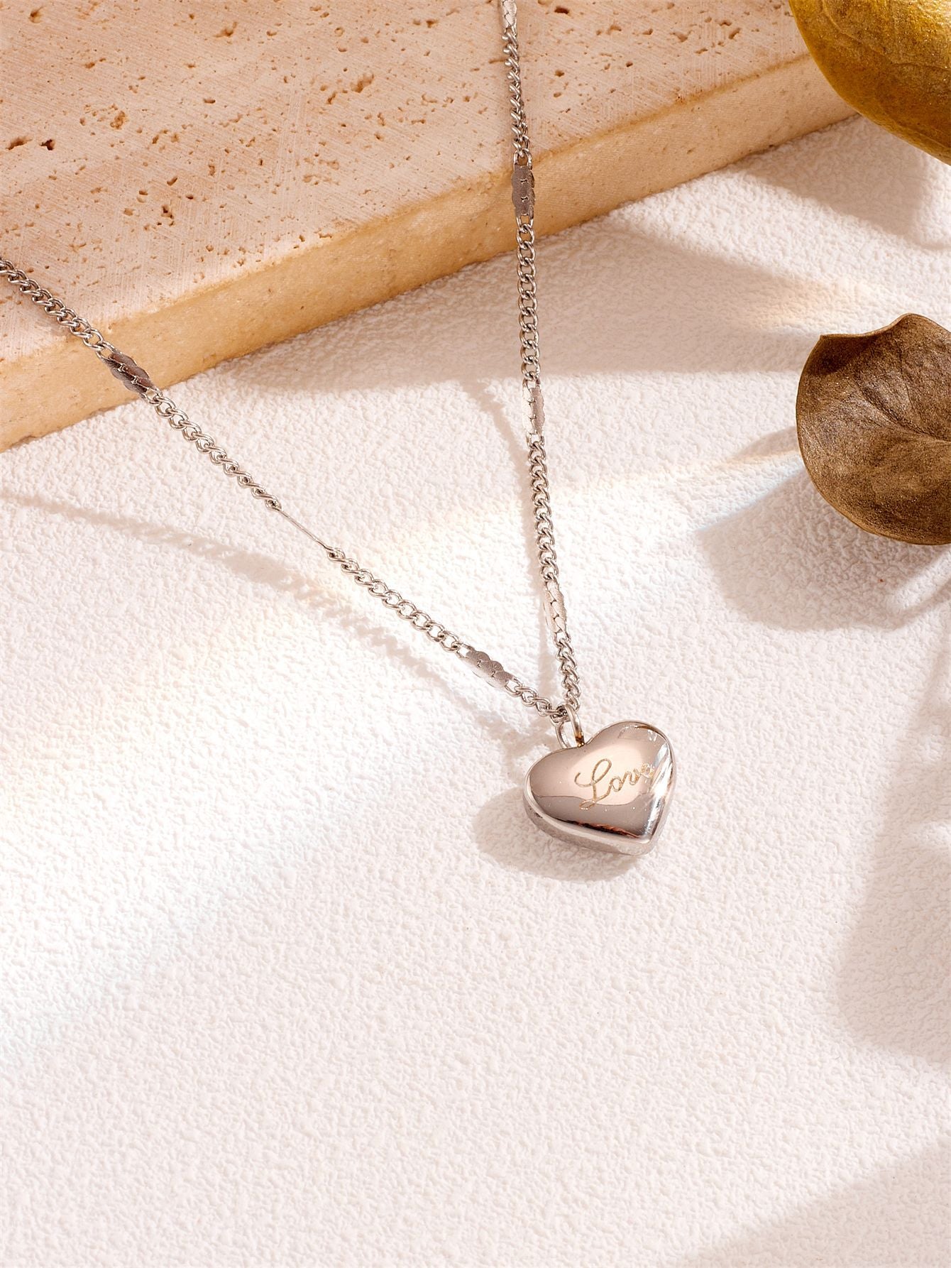 Wholesale  love necklace stainless steel  heart pendant clavicle neck chain