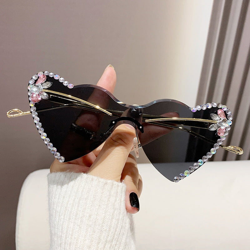 Wholesale Diamond studded heart-shaped lens sunglasses