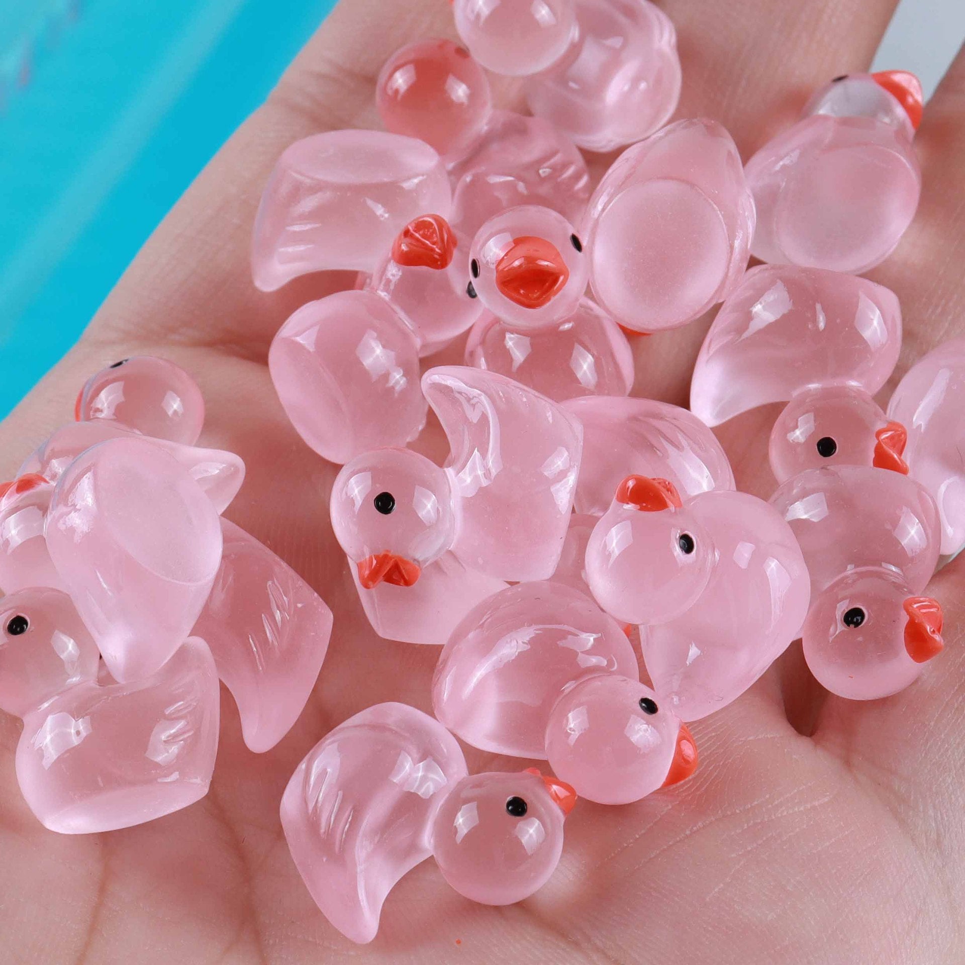 Wholesale 20pcs Wholesale Resin Glow-in-the-dark Cartoon Three-dimensional Duckling DIY Car Key Chain Decoration