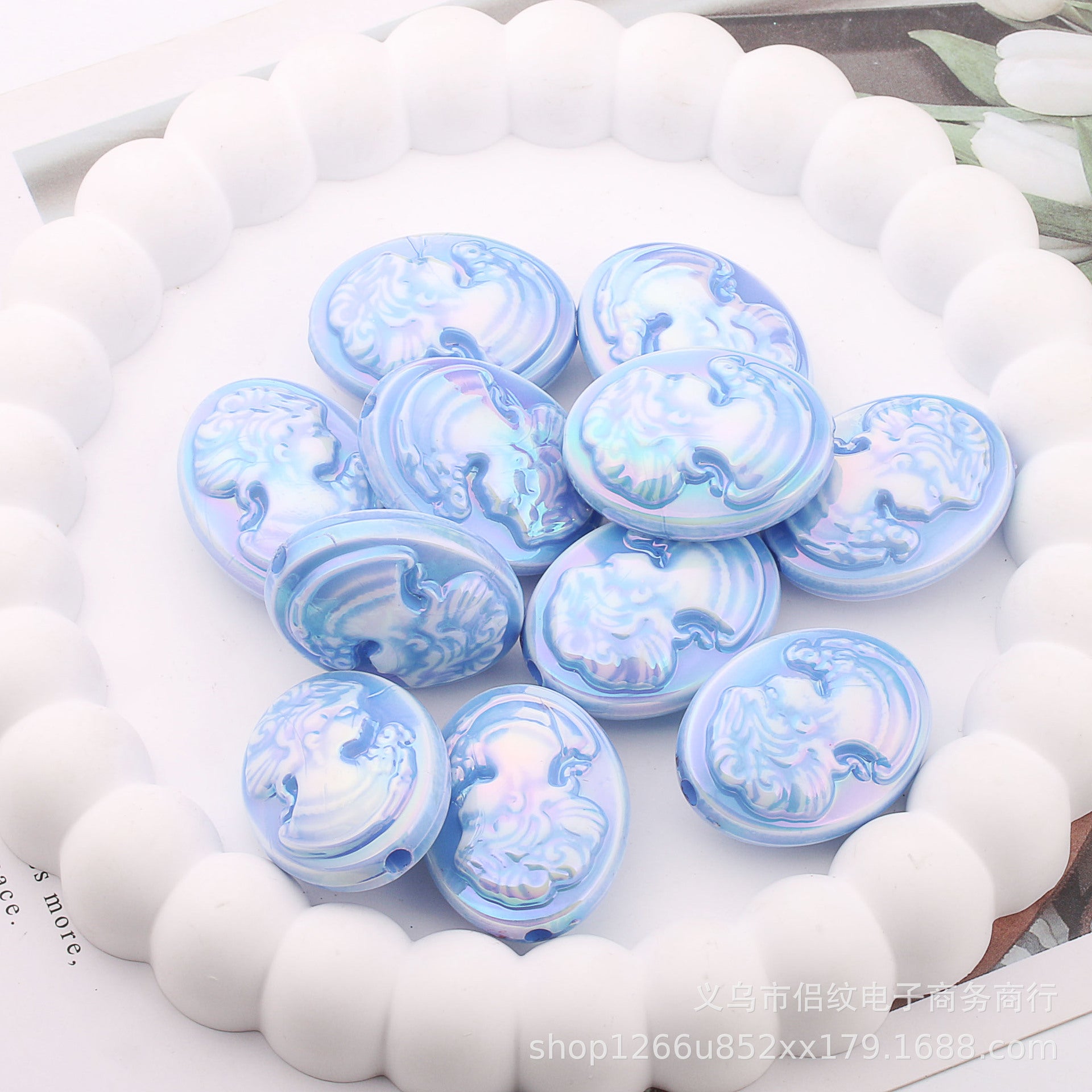Wholesale 100PCS Acrylic Color Retro Beauty Head UV Plated Color Straight Hole Loose Beads