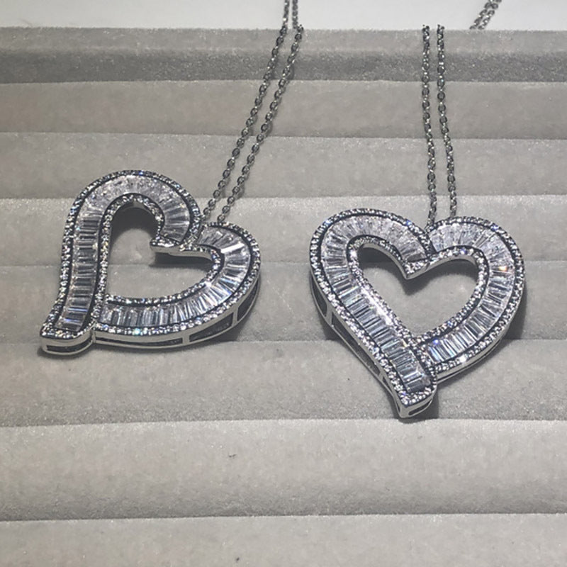 Wholesale Hollow heart diamond necklace for women simple sweet temperament peach heart shaped clavicle necklace