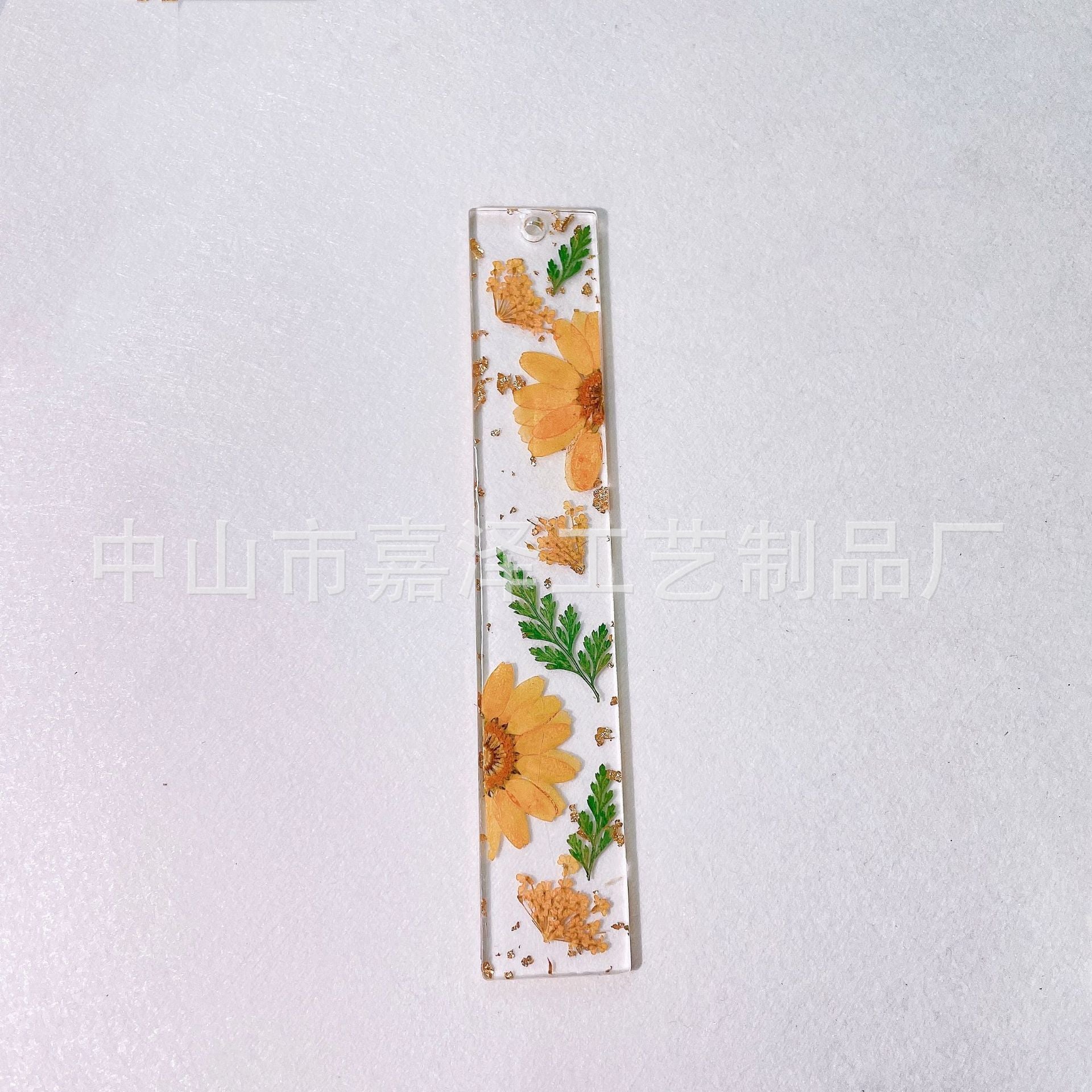 Wholesale Creative Real Flower Daisy Epoxy Transparent Tassel Dried Flower DIY Bookmark