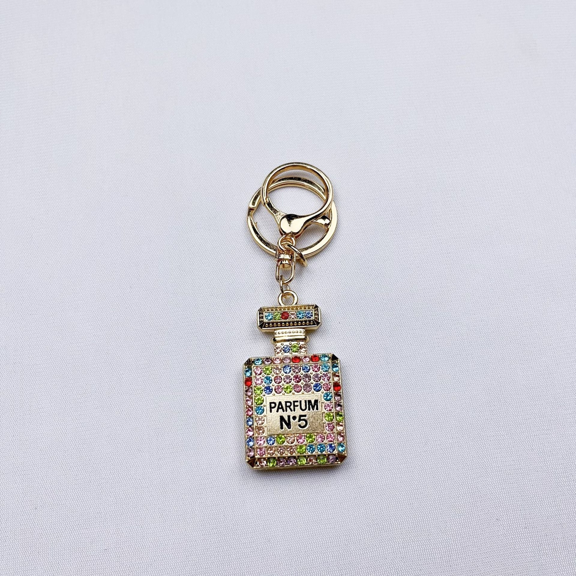 Wholesale Creative Diamond Set Fashion Full Diamond perfume Bottle Bag Car Keychains