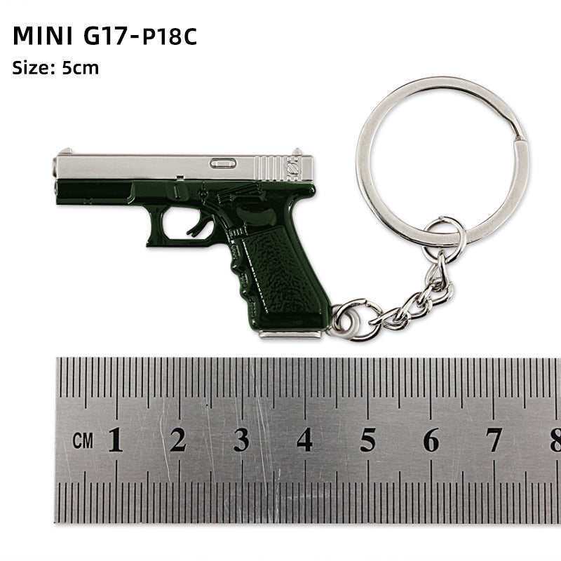 Wholesale Mini Metal Gun Model Keychain P90 S686 Dp-28 Alloy Pendant Small Decorative Toy Office Culture Metal Crafts
