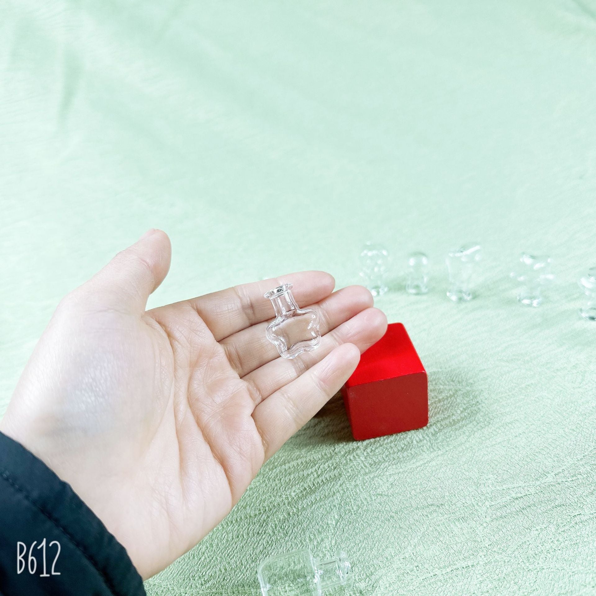 Wholesale 10pcs Doll House dollhouse Simulation Scene Furniture Ornaments Mini Micro Glass Bottle Small Accessories Crafts