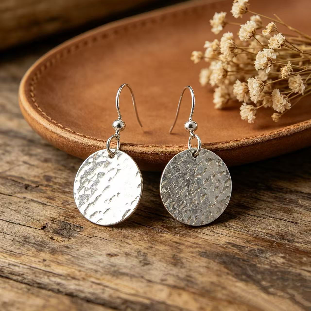 Wholesale Alloy Gold Tone Textured Round Disc Earrings Geometric Minimalist Chic Jewelry Accessory For Women Party Gift Boutique Resale