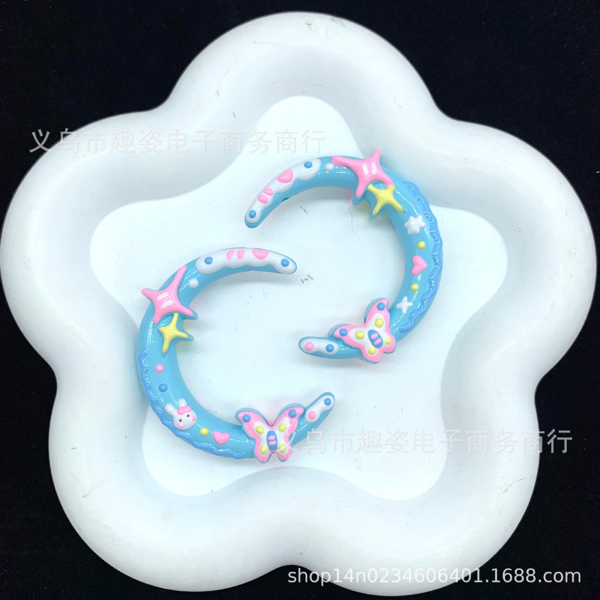 Wholesale 10pcs    Moon frame beaded  Acrylic Beads