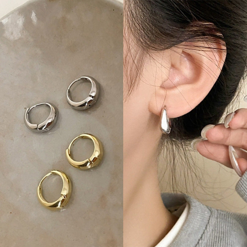Wholesale Gold Tone Zinc Alloy Geometric Ear Cuffs French Style Minimalist Earrings For Women Chic Everyday Fashion Accessory