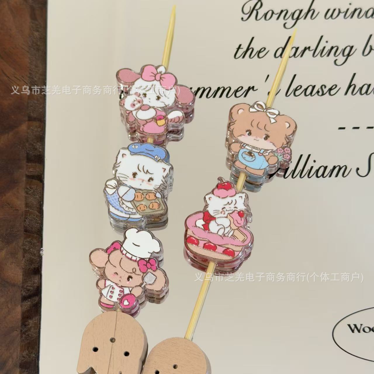 Wholesale 10pcs baking bread cartoon cat relief acrylic beads OLY Exclusive