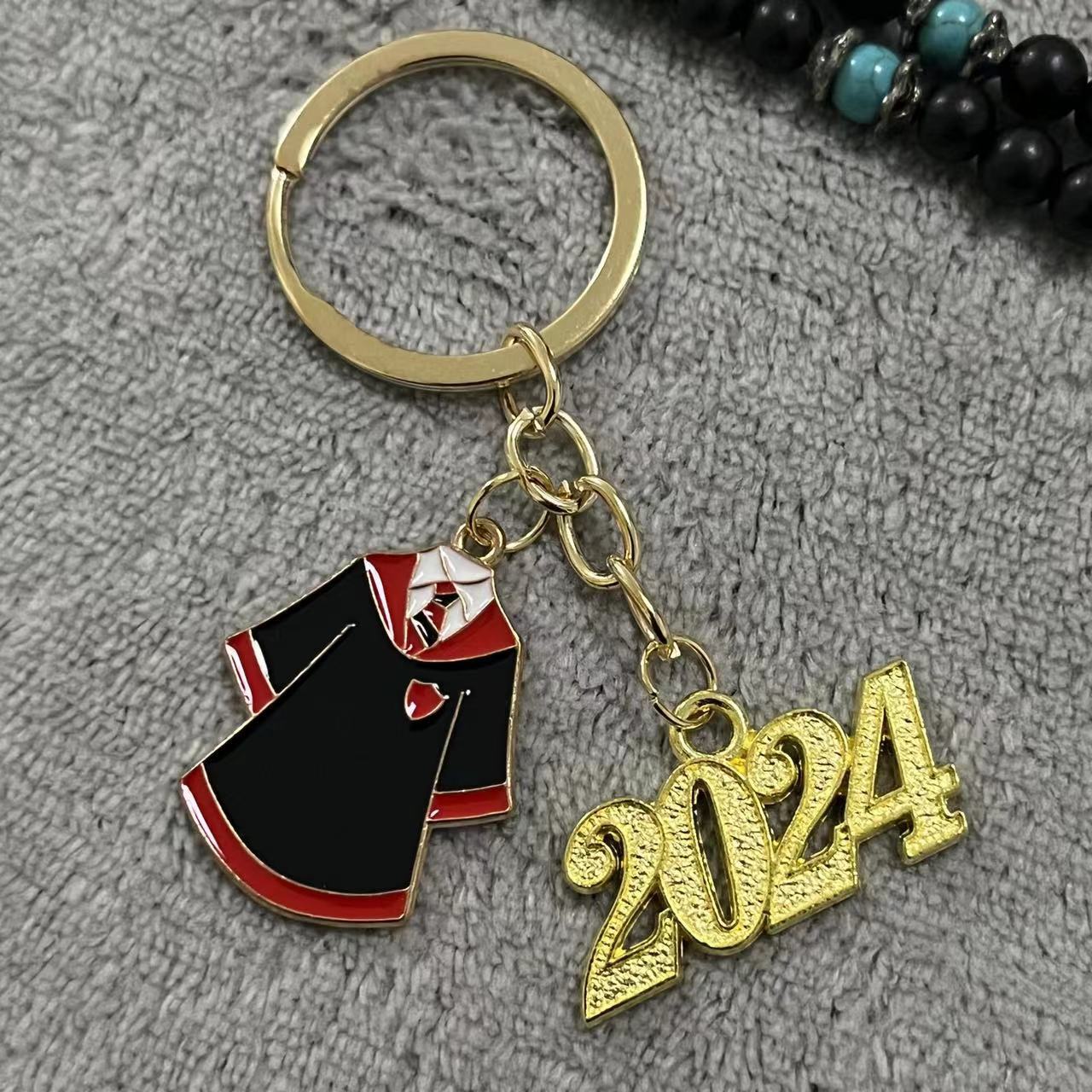 Wholesale Gold 2024 Bachelor's Cap Bachelor's Suit Graduation Season Entry Commemorative Keychain