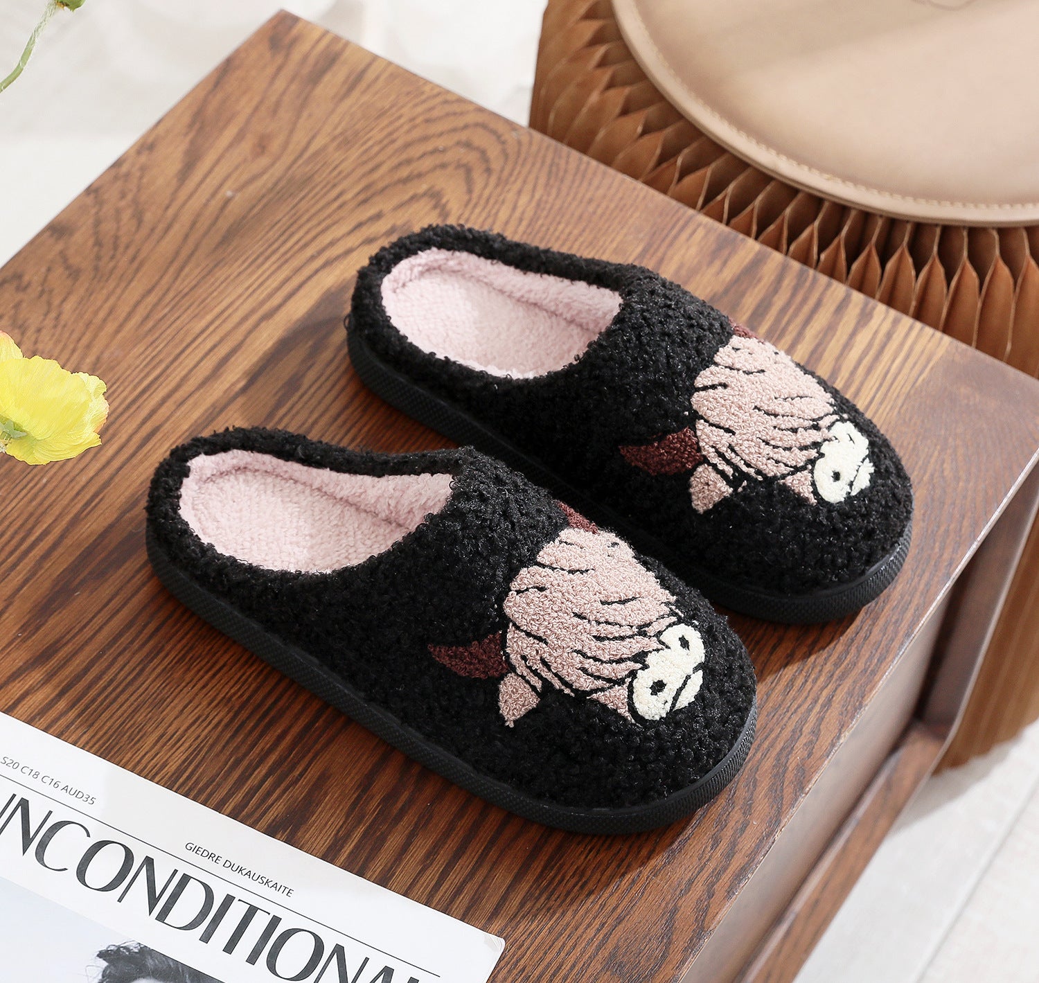 Wholesale Cotton Home Winter Dachshund Animal Embroidery Warm Slippers