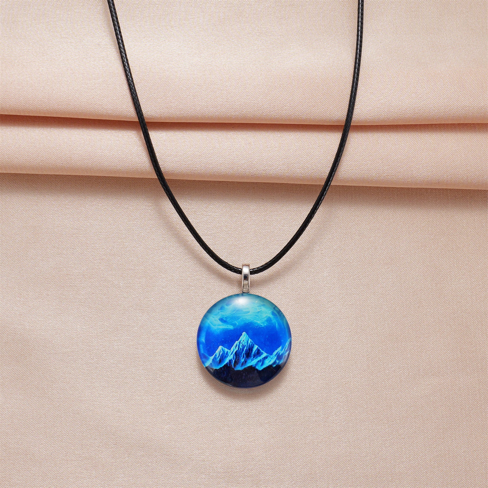 Wholesale Snow Mountain Pendant Necklaces