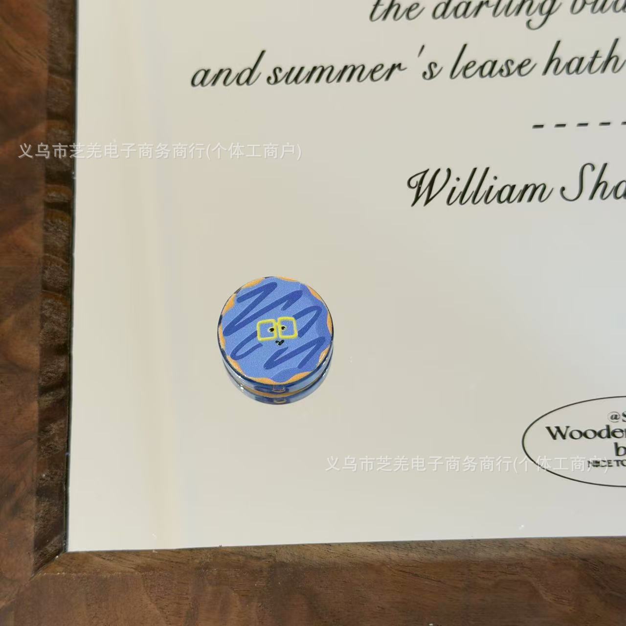 Wholesale 10pcs embossed expression donut acrylic beads OLY Exclusive