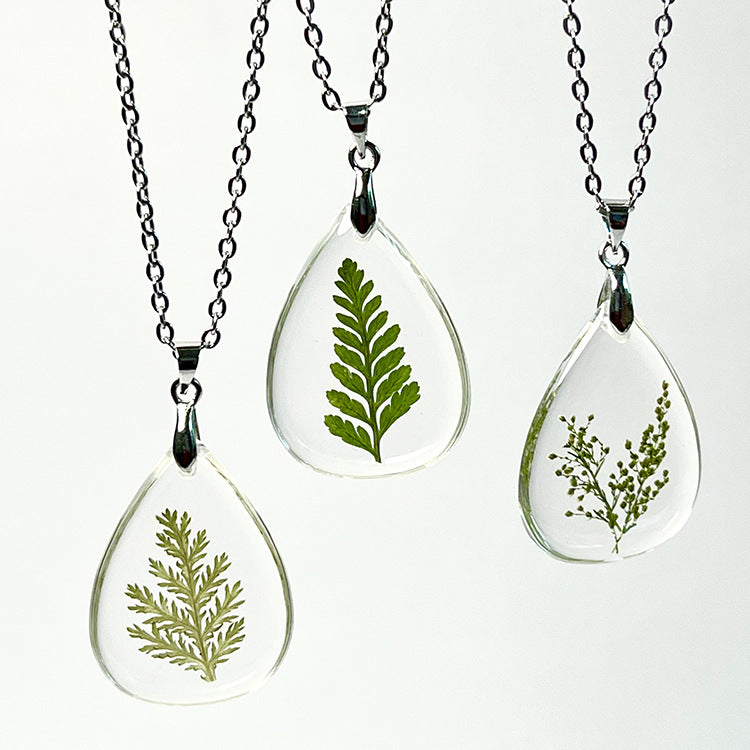 Wholesale 12pcs Fashionable All-match Dried Flower Specimen Plant Resin Necklace