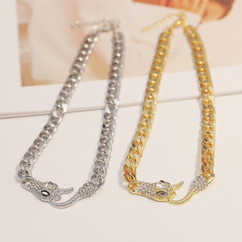Wholesale Gold Tone Electroplated Alloy Snake Necklace Retro Snake Pendant Choker Trendy Fashion Accessory For Women