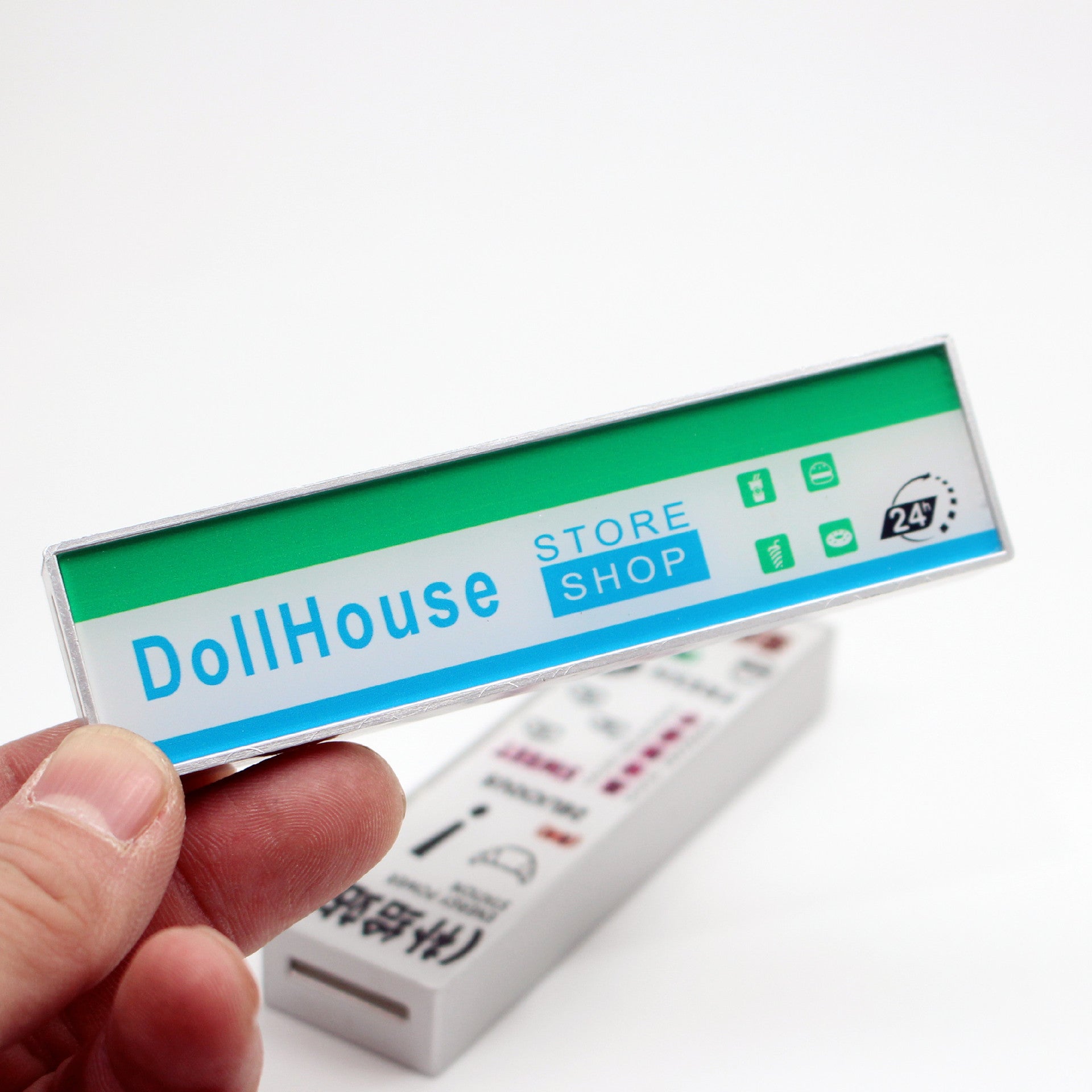 Wholesale Dollhouse Dollhouse LED bright supermarket signboard Christmas bakery shop recruitment miniature scene photo props