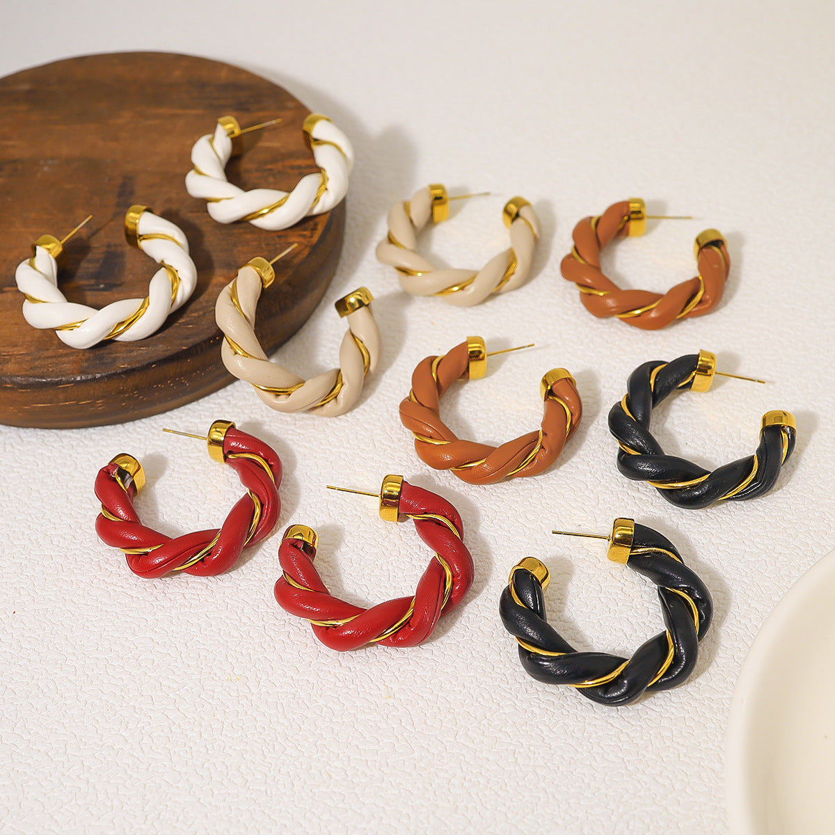 Wholesale 18K Gold-plated Titanium Steel Twist Pattern C-shaped Stud Earrings