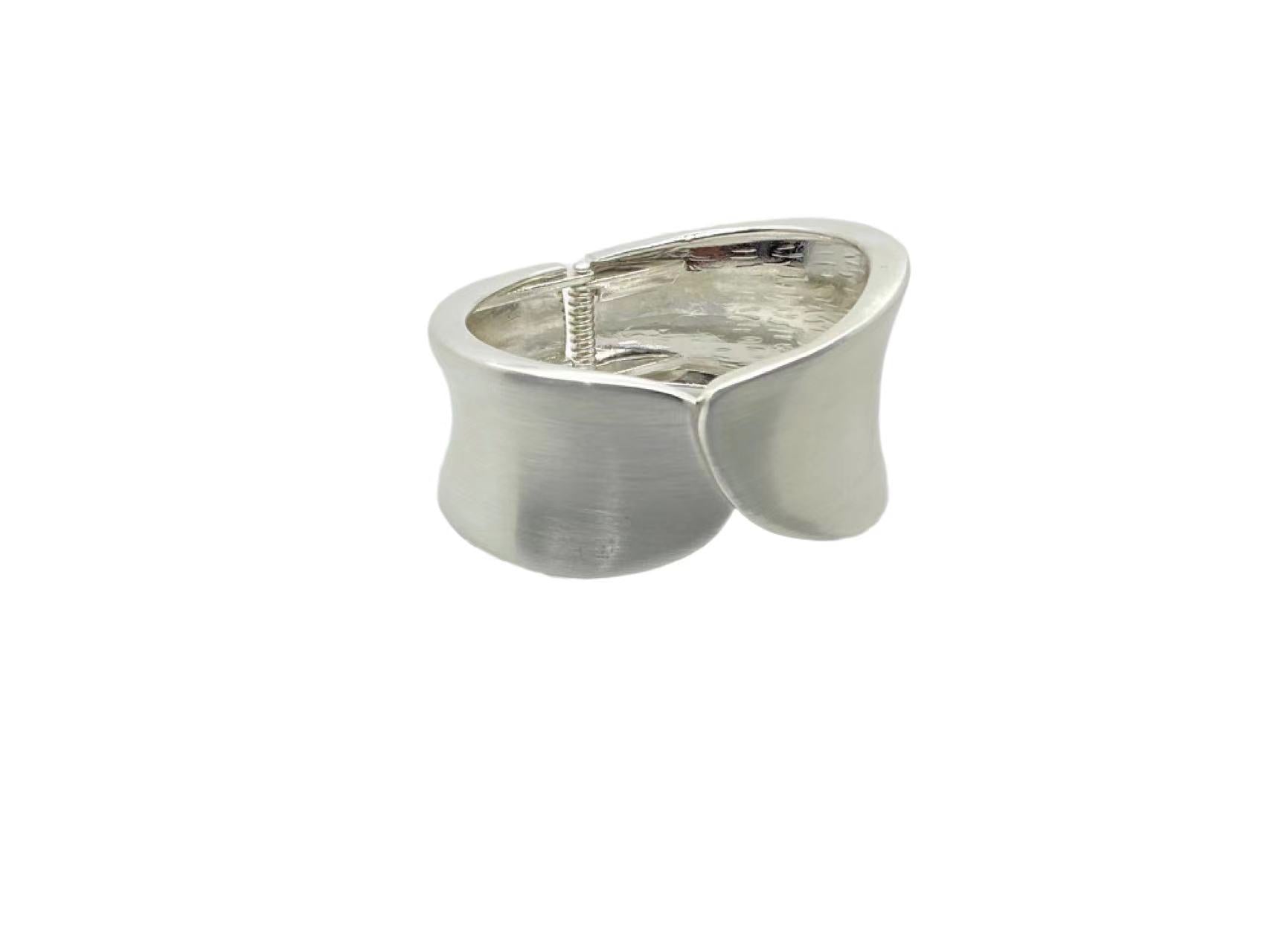 Wholesale Exaggerated Shiny Electroplated Glossy Alloy Bracelet