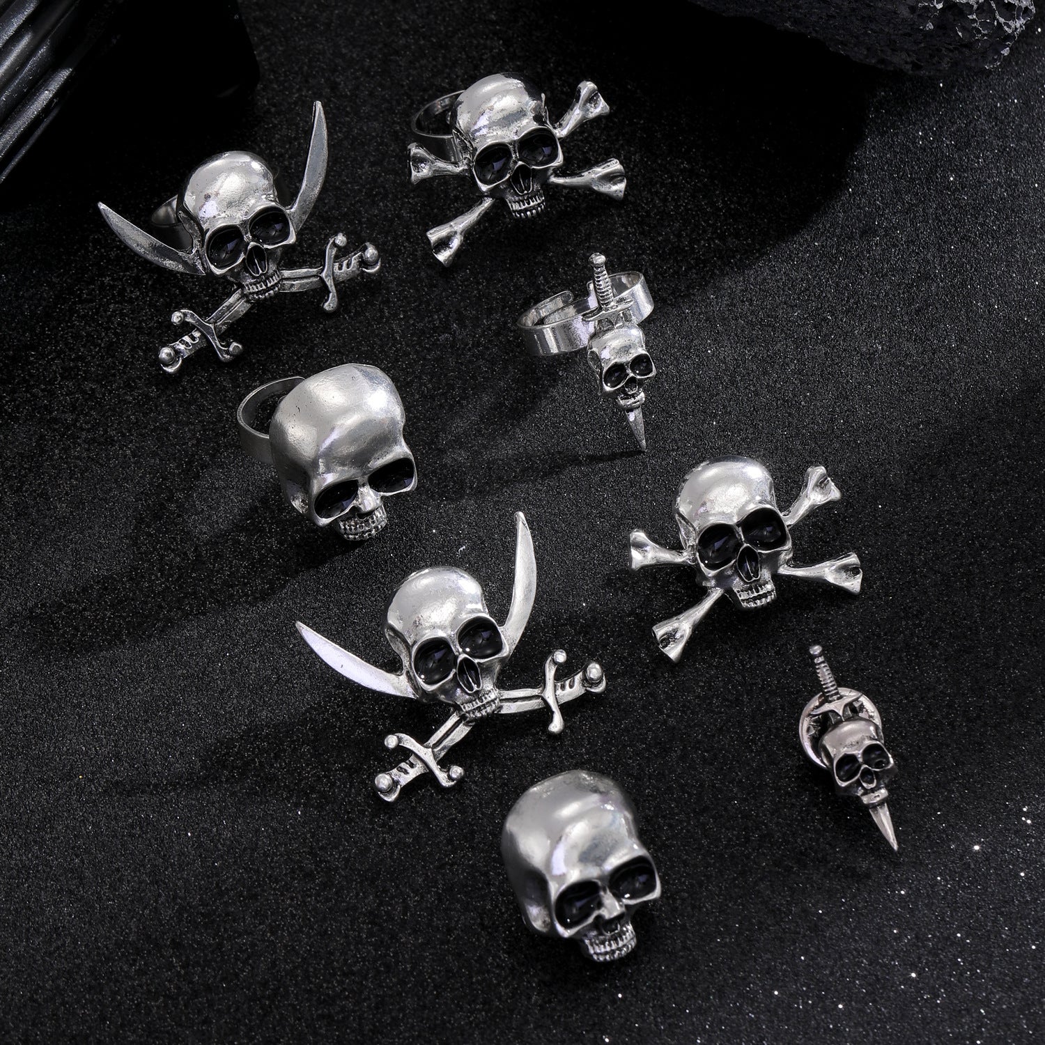 Wholesale Gothic Skull Pirate Adjustable Ring Zinc Alloy Antique Silver Finish Unisex  Jewelry Boutique Resale