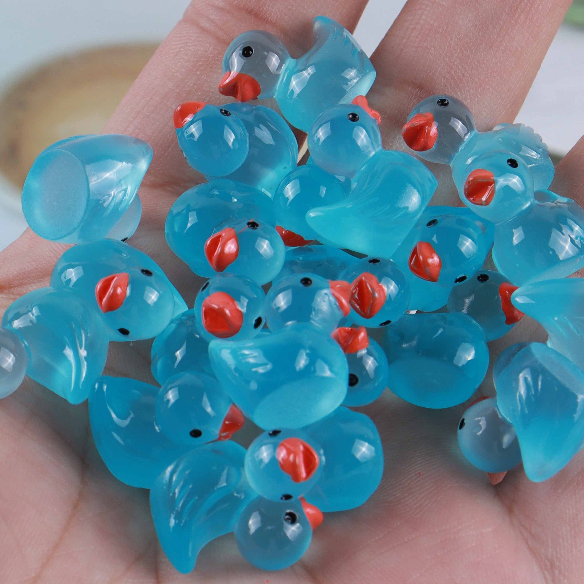 Wholesale 20pcs Wholesale Resin Glow-in-the-dark Cartoon Three-dimensional Duckling DIY Car Key Chain Decoration