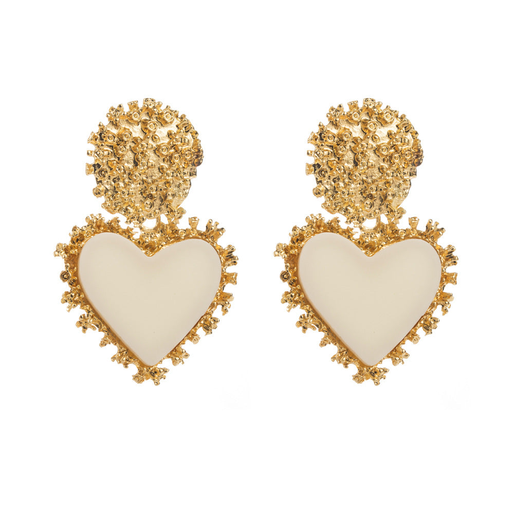 Wholesale Vintage resin heart-shaped pendant earrings