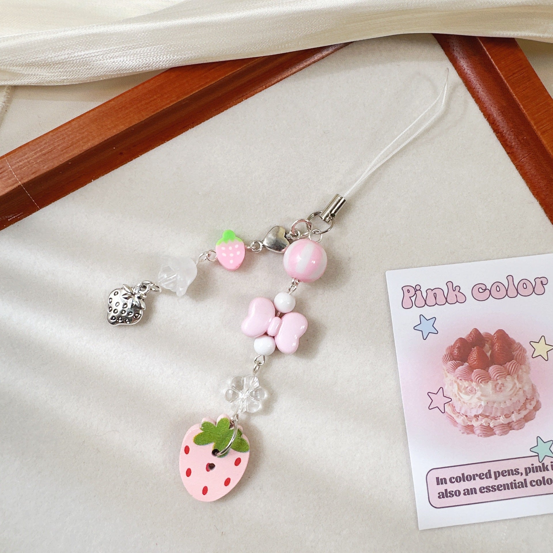 Wholesale Cartoon Cute Red Pink Wooden Strawberry Keychain