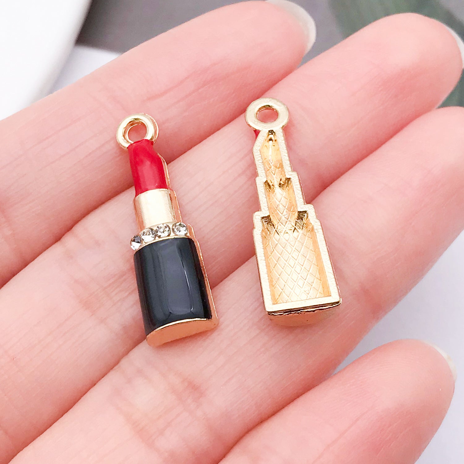 Wholesale Chic Lipstick High Heel Zinc Alloy Pendants Electroplated Oil Drip Charms For DIY Jewelry Fashion Accessory Gift Resale