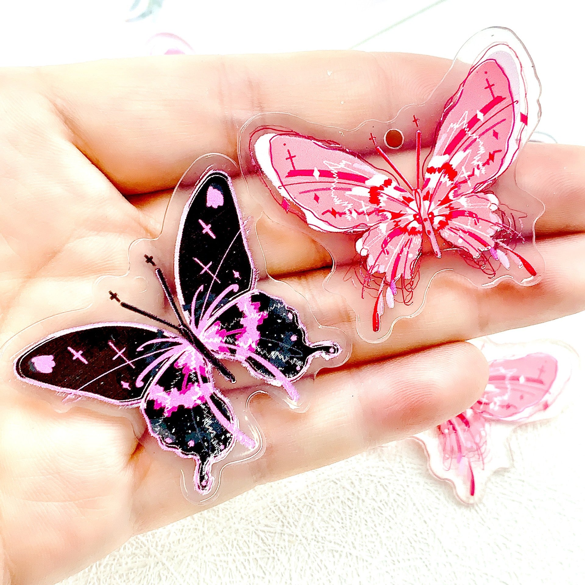 Wholesale 30pcs Acrylic Relief Transparent Black and Pink Butterfly Handmade Diy Jewelry Accessories
