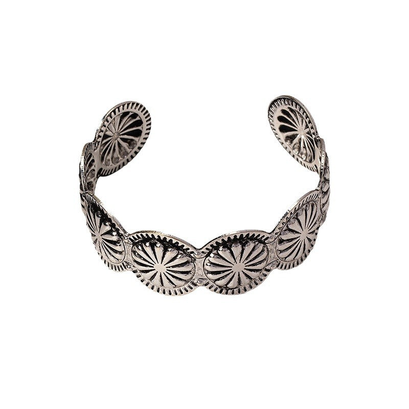 Wholesale Retro Silver Tone Electroplated Iron Bracelet Trendy Jewelry Accessory For Women Gift