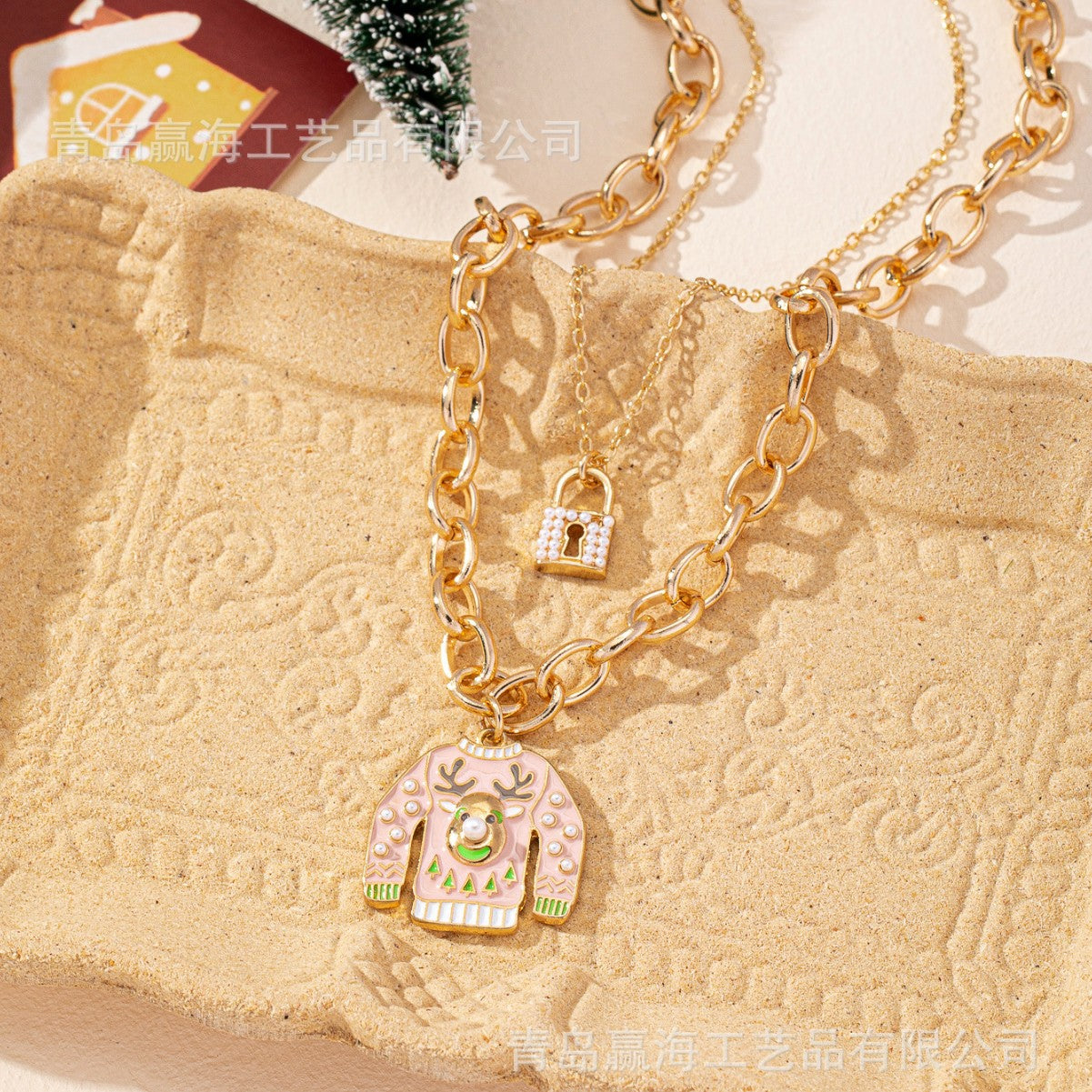 Wholesale Multicolor 14K Bright Gold Full Imitation Pearl Small Lock Multi-layer High-grade Oil Drop Sweater Christmas Necklaces