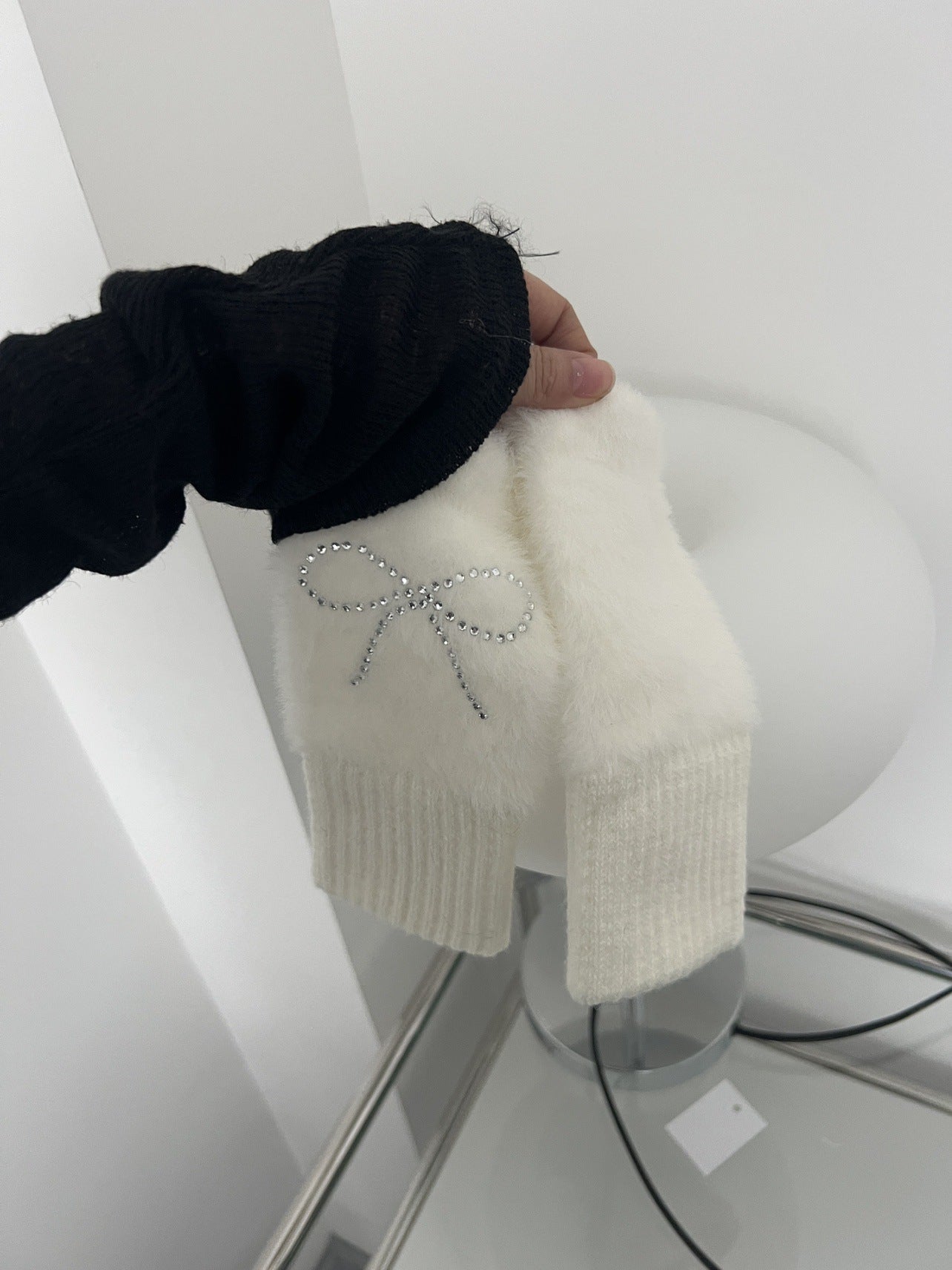 Wholesale Half-finger gloves with bow and rhinestones,  warm and cute,  open to the finger