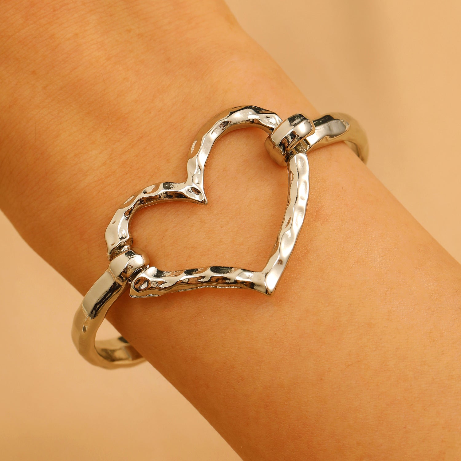 Wholesale Exaggerated cross-shaped heart plated bracelet