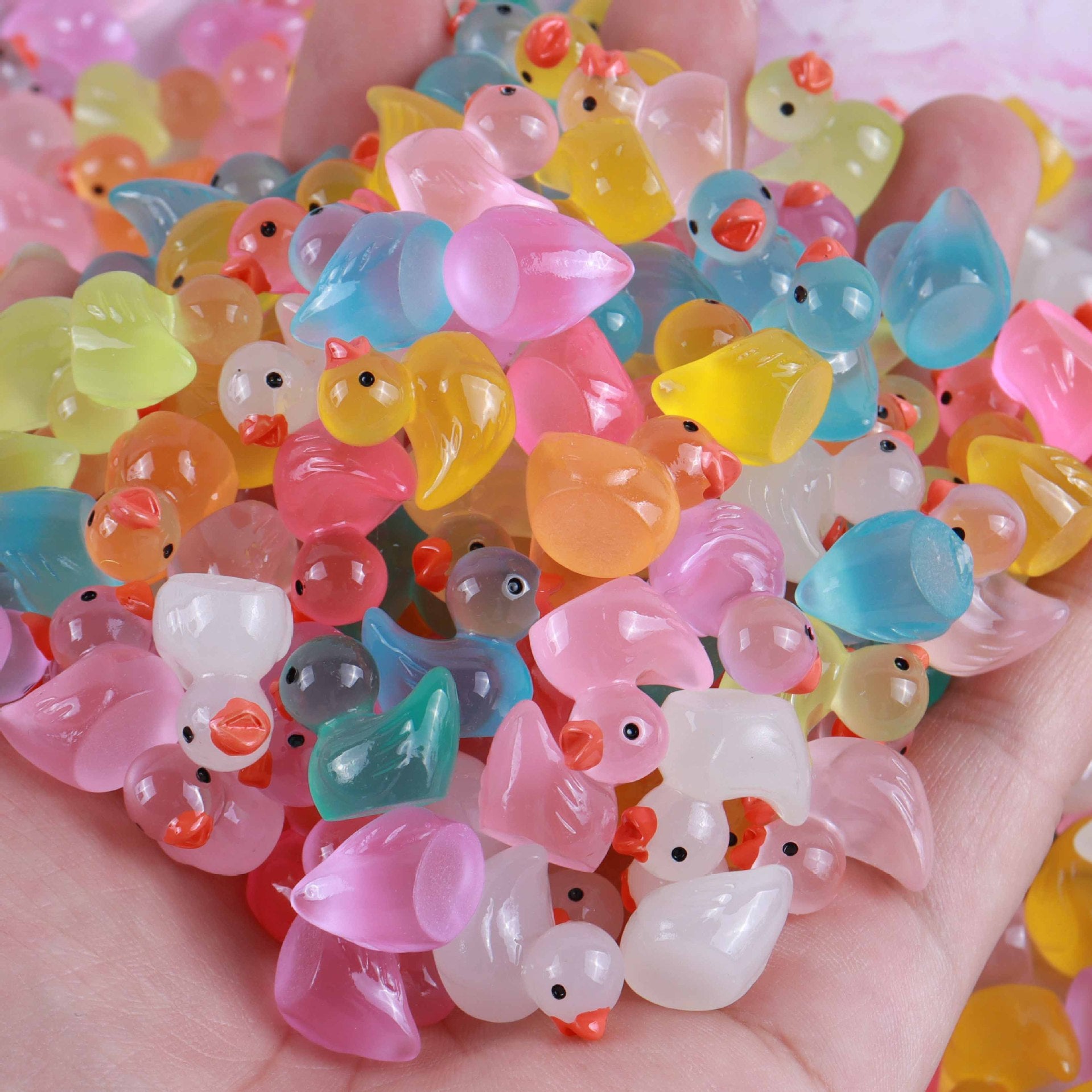 Wholesale 20pcs Wholesale Resin Glow-in-the-dark Cartoon Three-dimensional Duckling DIY Car Key Chain Decoration