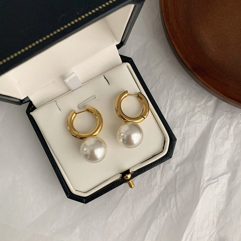 Wholesale Pearl Circle Alloy Earrings