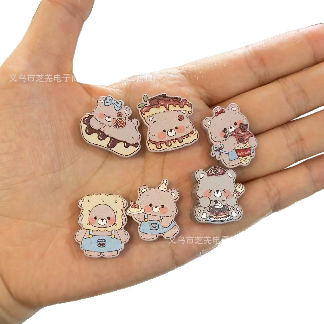 Wholesale 10pcs Silk relief cake dessert cartoon bear acrylic beads