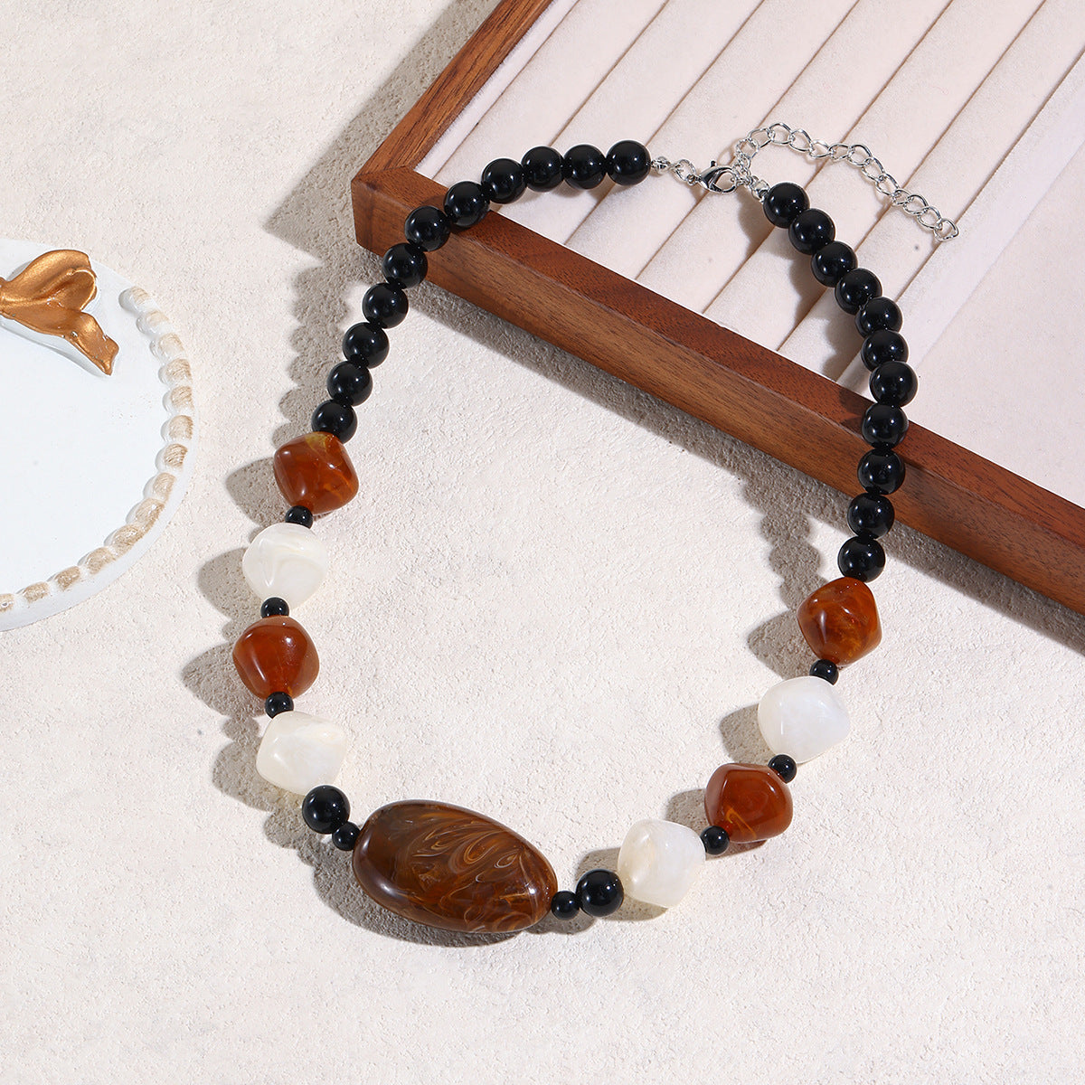 Wholesale Elliptical beaded geometric acrylic necklace