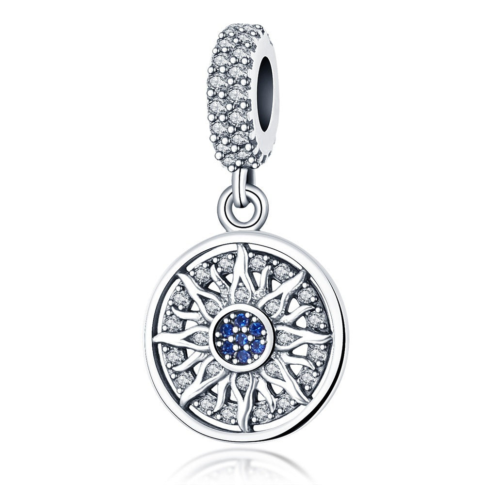 Wholesale Palm Devil' s Eye set with diamonds and silver plated Charms